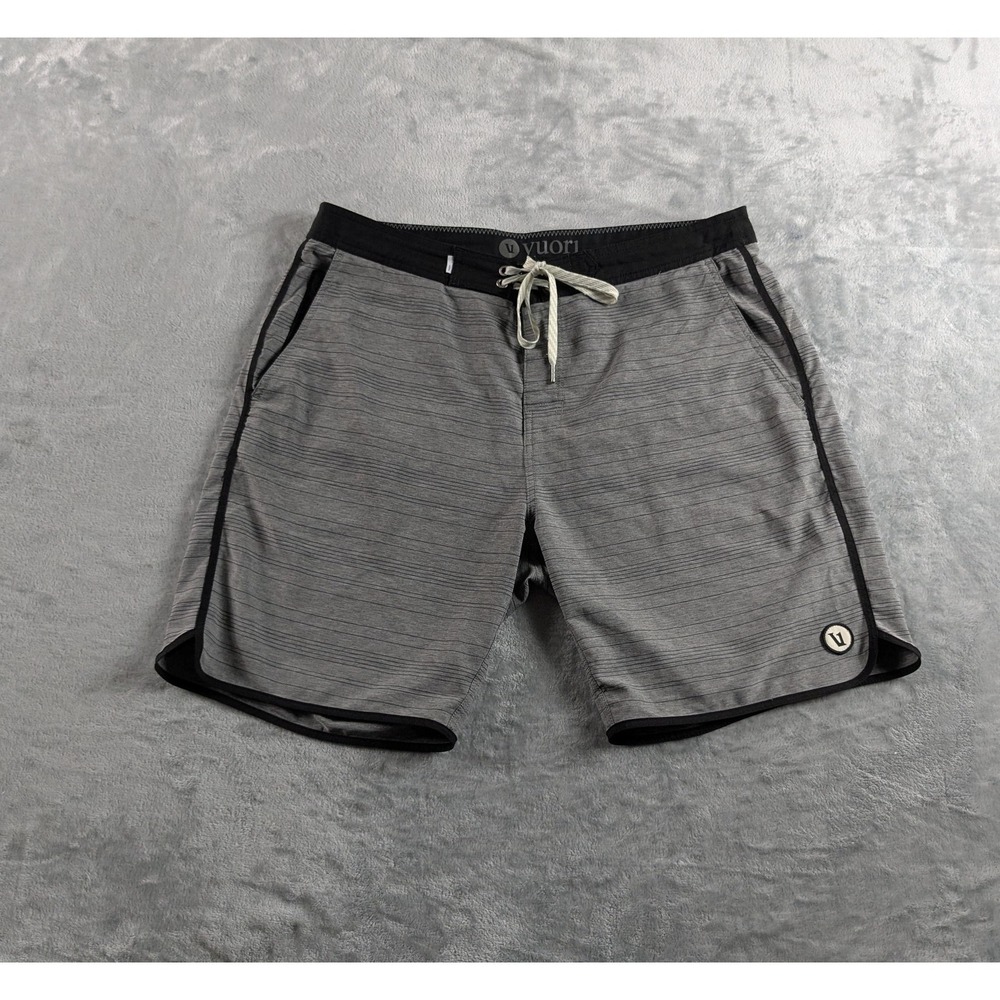 Vuori Board Shorts Mens 34 Gray Striped Swim Drawstring Stretch Zip Pocket